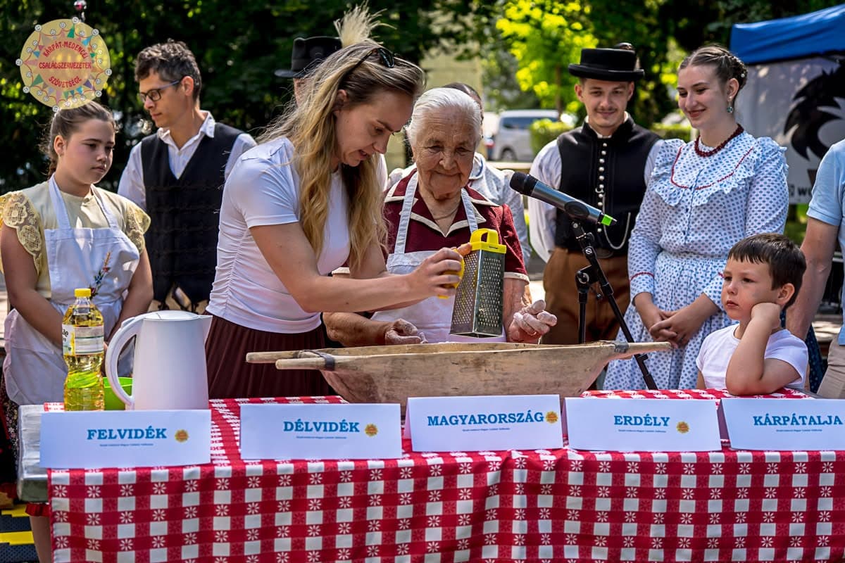 Csíkszeredában erősödött a Kárpát-medencei magyar családok összetartozása
