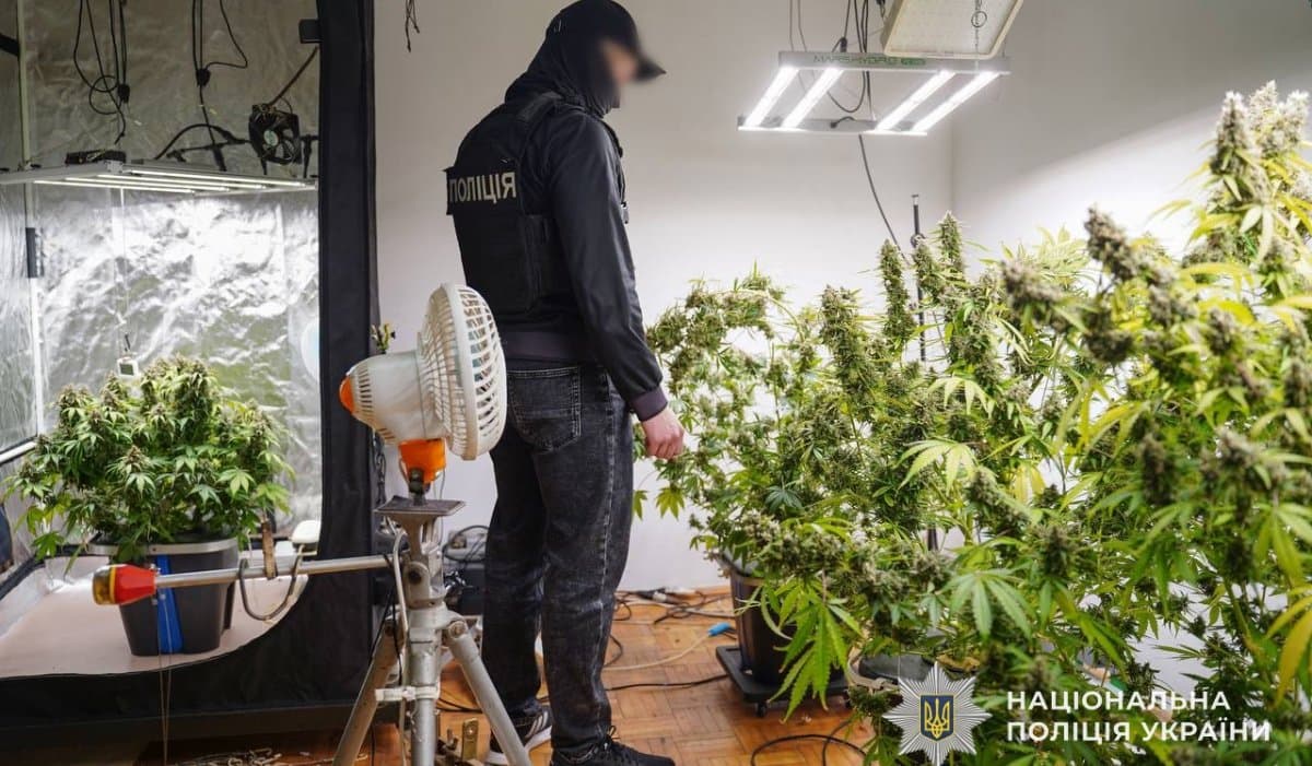 Kábítószer-laboratóriumokat számoltak fel Kárpátalján, nyolc gyanúsított előállítva