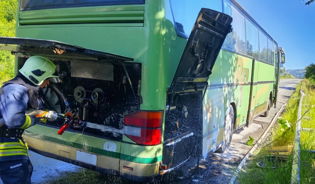 Motortűz tört ki egy menetrend szerinti buszon Kárpátalján