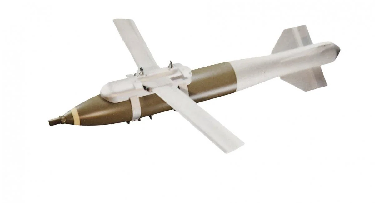 Bemutatták az új ukrán irányított légibombát jelentős hatótávval