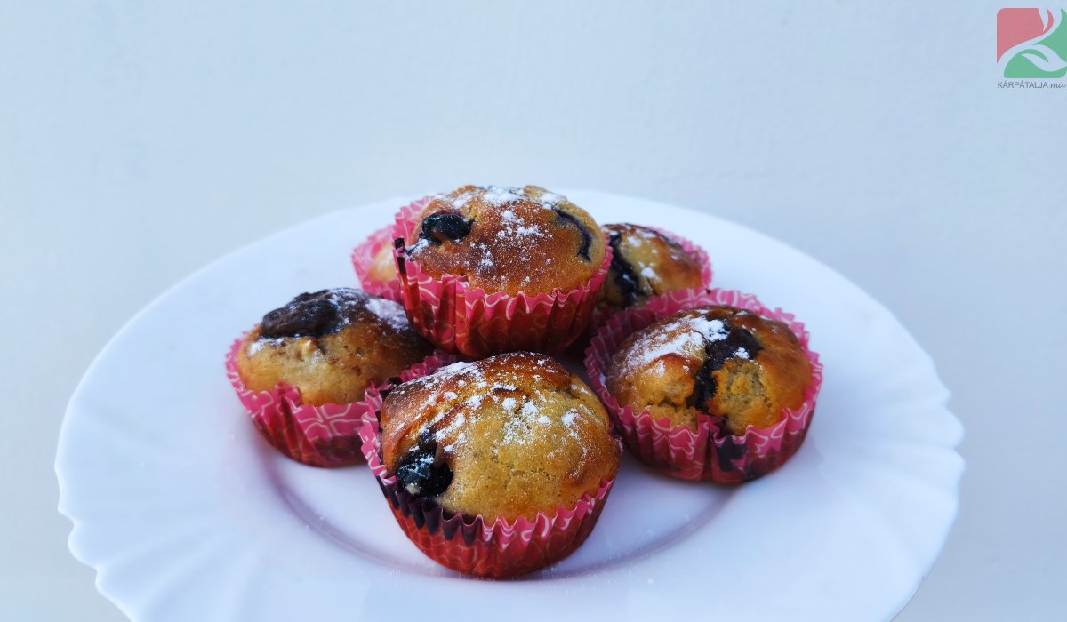Édes kényeztetés: banános-áfonyás muffin Nutellás közepével