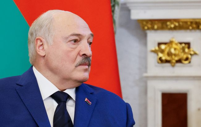 Lukasenka szerint békés az álláspontja, Zelenszkij képviselőivel találkozott Minszkben