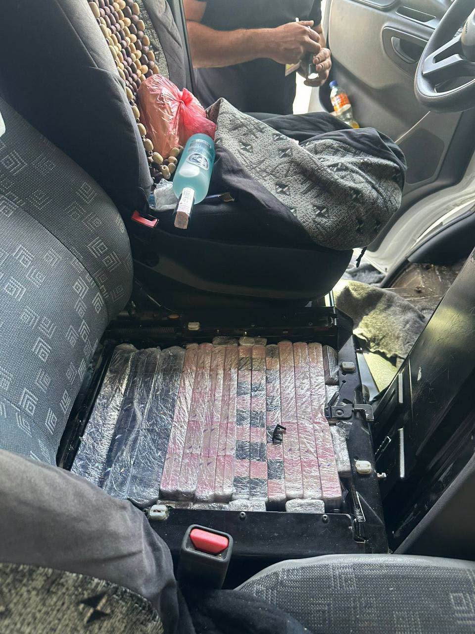 Lefoglalták a cigarettacsempész Mercedesét Nevetlenfalunál