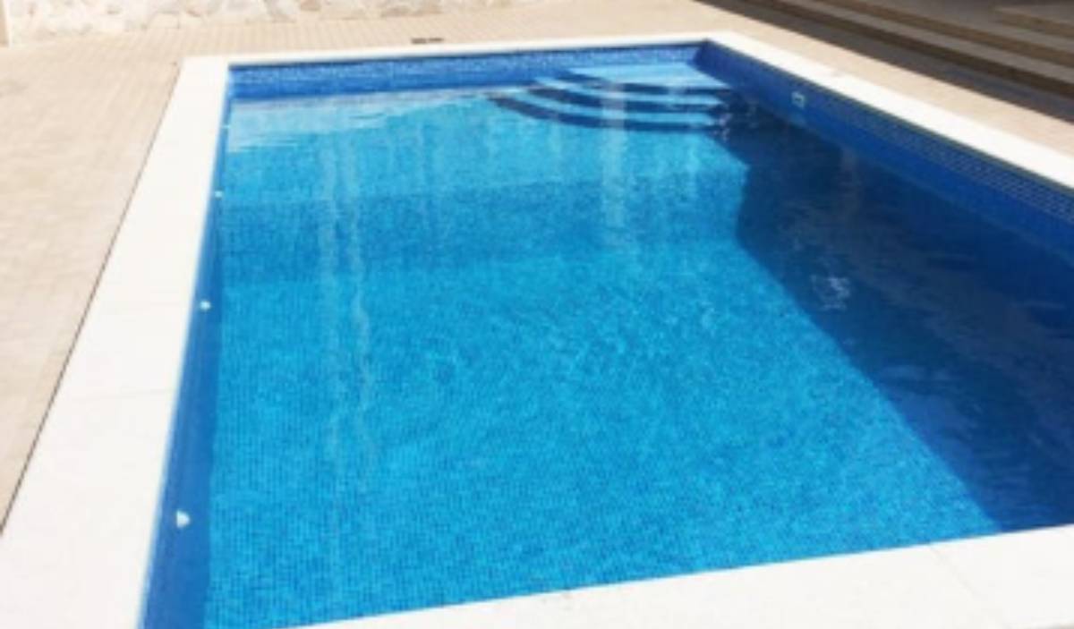 Súlyos fejsérülés Kárpátalján: 13 éves fiú ugrott medencébe