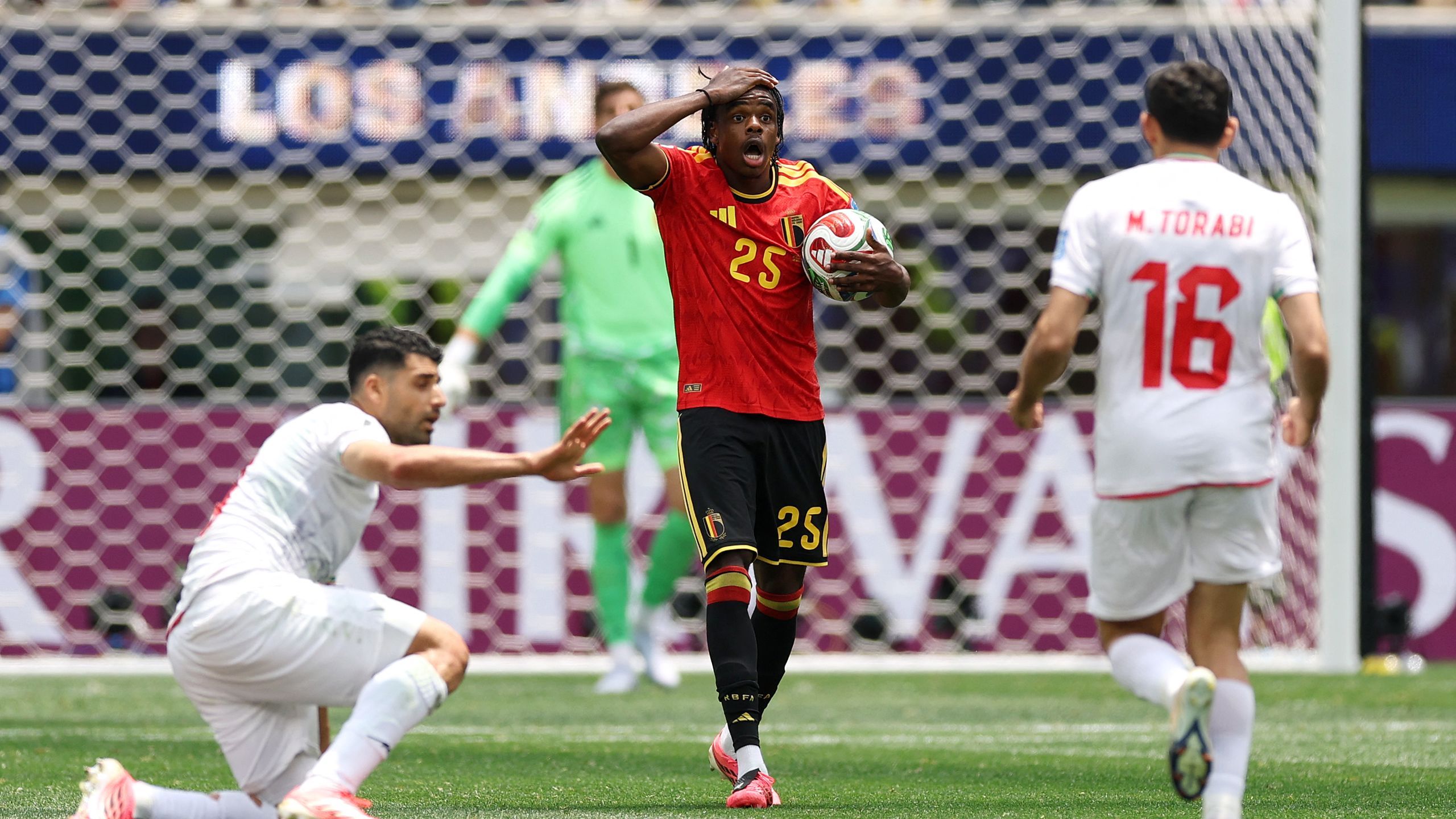 Belgium és Irán gól nélküli döntetlent játszott a vb-n