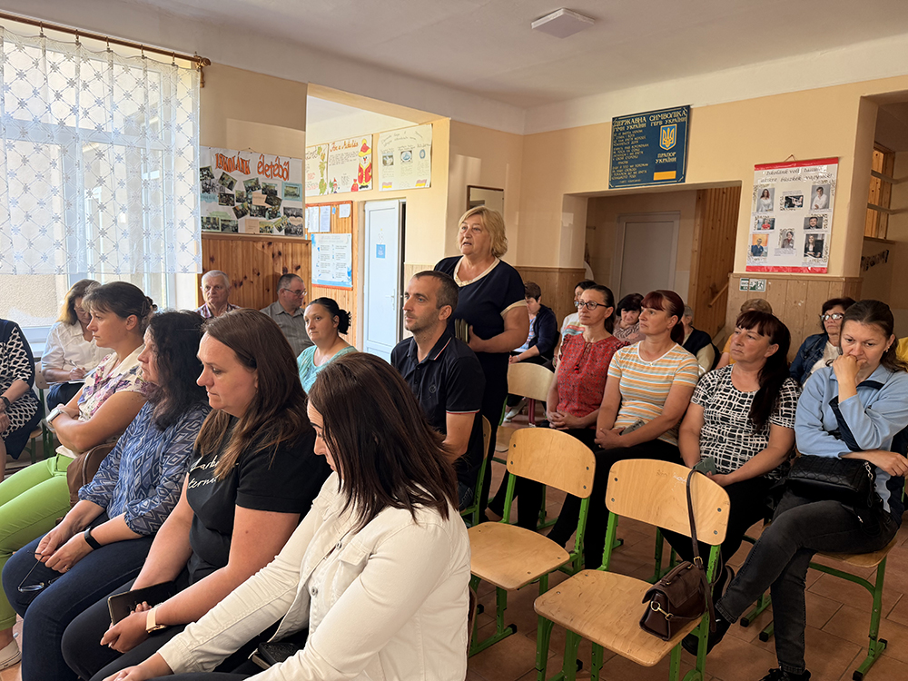 Élénk közösségi vita a kislétszámú iskolák sorsáról Orosziban és Csetfalván