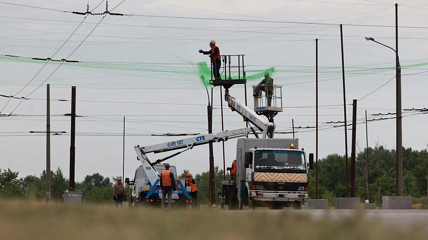 Halálos orosz támadások Kelet-Ukrajnában: Több sérült és károk a polgári infrastruktúrában