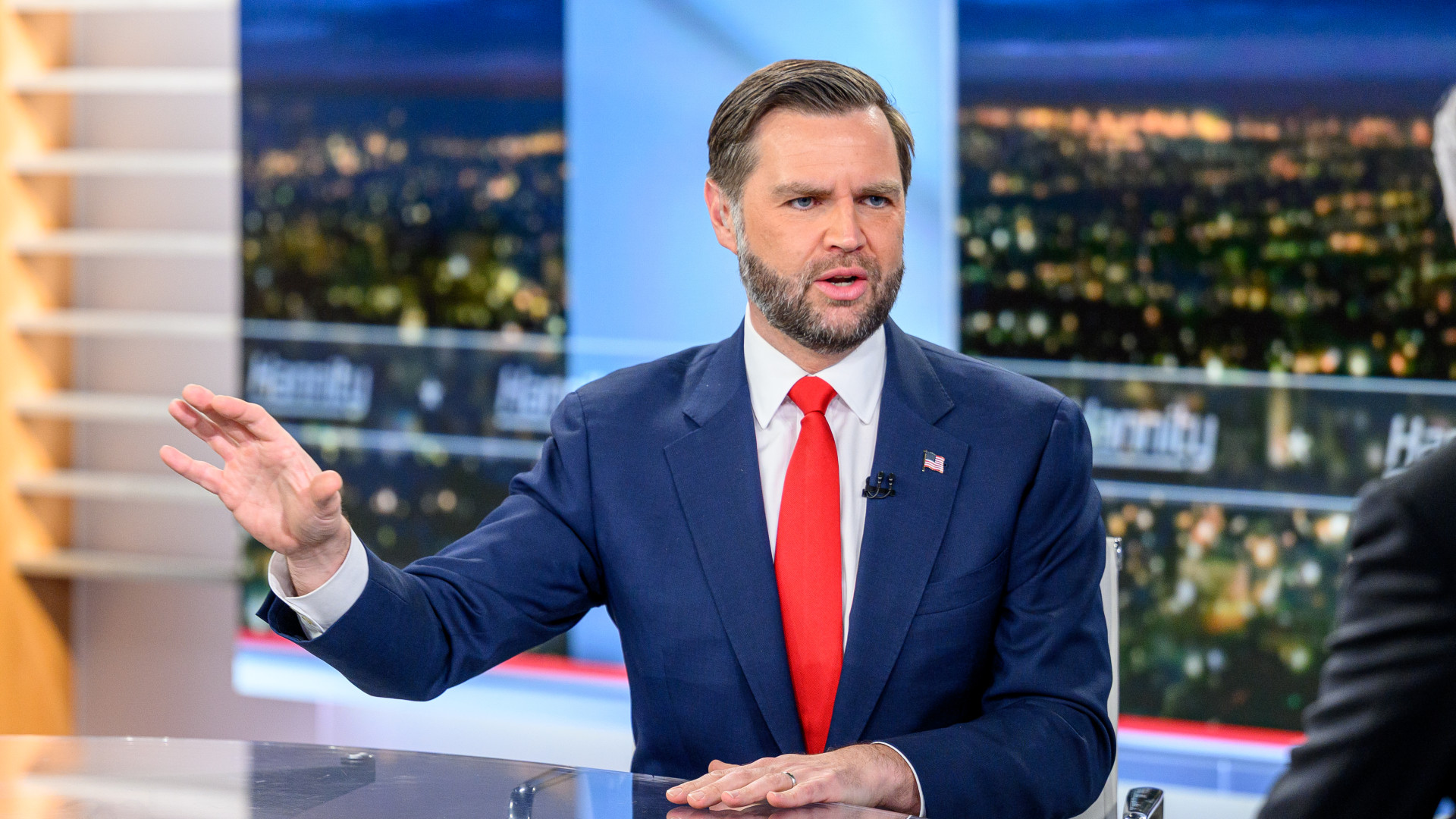 JD Vance védelmébe vette Trump Iránnal kötött békeegyezményét
