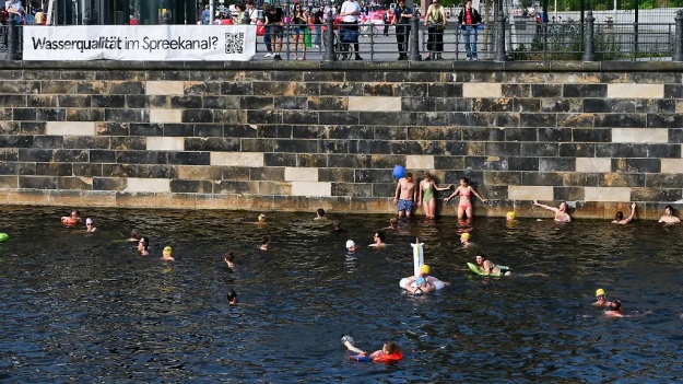 Úszást követelnek a berlini Spree folyóban egy évszázados tilalom után