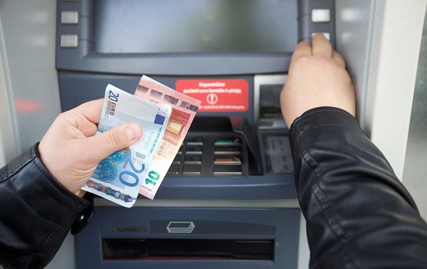Ukrajnában új szabályok lépnek életbe a bankkártyafeltöltéseknél június 26-tól