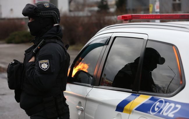 Fegyveres ember zárkózott be egy nővel Ternopilban egy lakásba