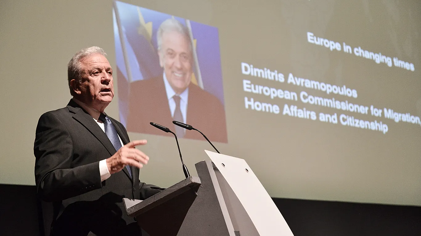 Elfogatóparancs a Katargate-botrány volt uniós biztosa ellen