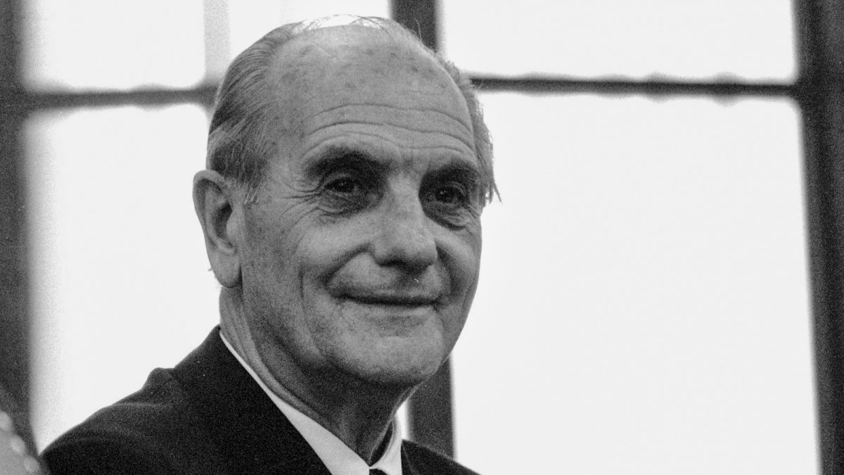 Tollas Tibor költészete: A jegenyék üzenete 29 év után is él